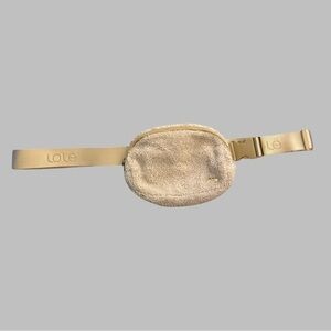 LOLE Sherpa Belt Bag